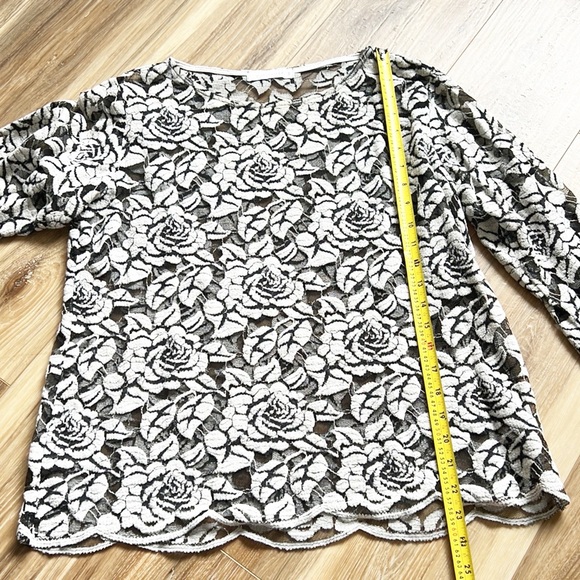 Cut Loose Lace Floral Blouse - Picture 14 of 14